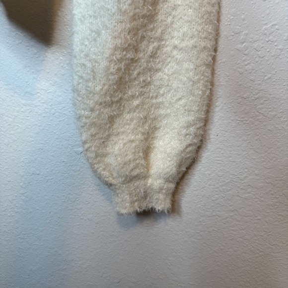 Vici Lost Without You Fuzzy Cropped Sweater With Balloon Sleeves Size X-Small - Picture 2 of 6